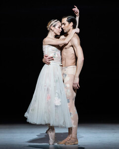 Мария Грация Кьюри создала костюмы для балета